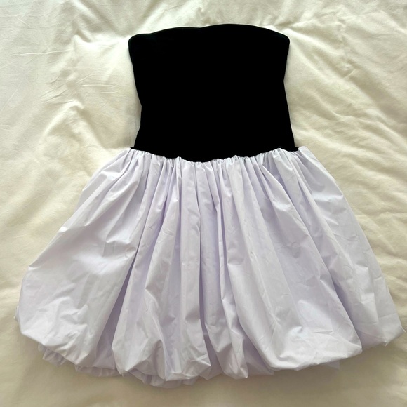 Trendy yet Classic Black & White Strapless Minidress - Brand New! - Picture 4 of 4